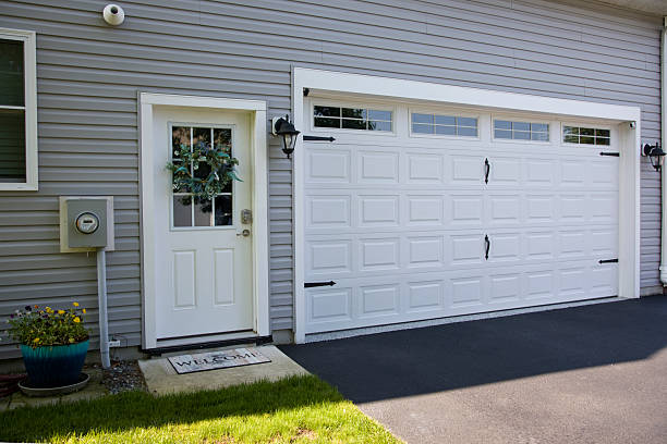 24/7 Emergency Garage Door Panel Replacement experts in Fairfield Beach, OH